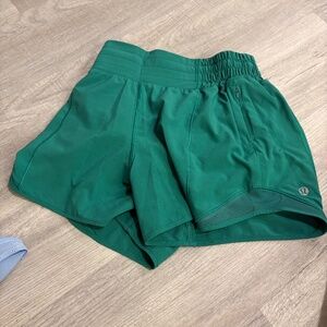 Lululemon Swiftly mid ride shorts